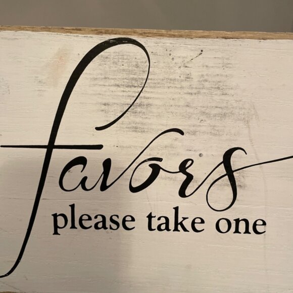 Rustic wooden Favors sign for wedding shower - Picture 4 of 4